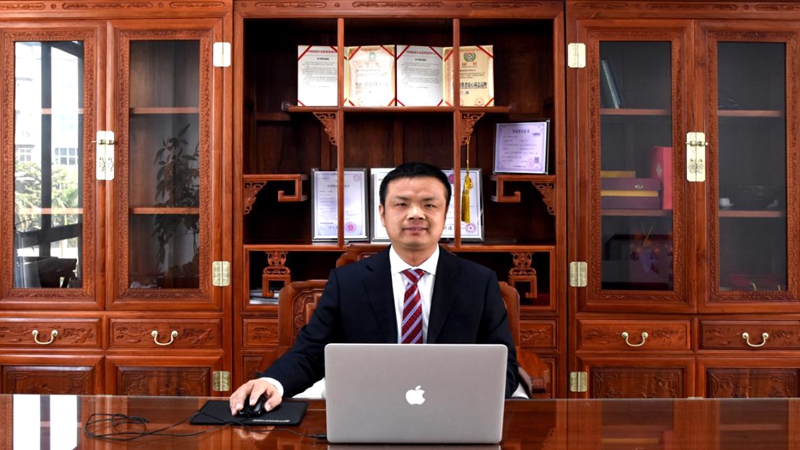 ���_(k��i)�մ�ɫ���Ͻ硰���R����(ji��n)�ݿƼ����ٰl(f��)չ������